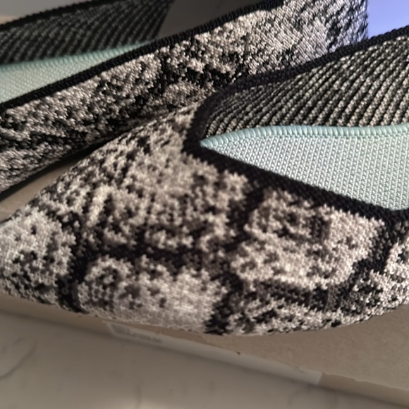 Rothy’s flats barely worn - Picture 6 of 9